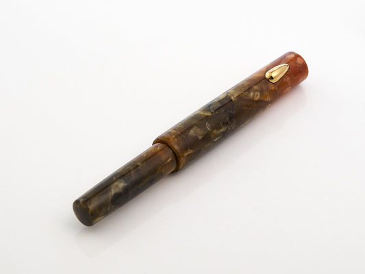 Fine Writing Pencket Fountain Pen: Garnet