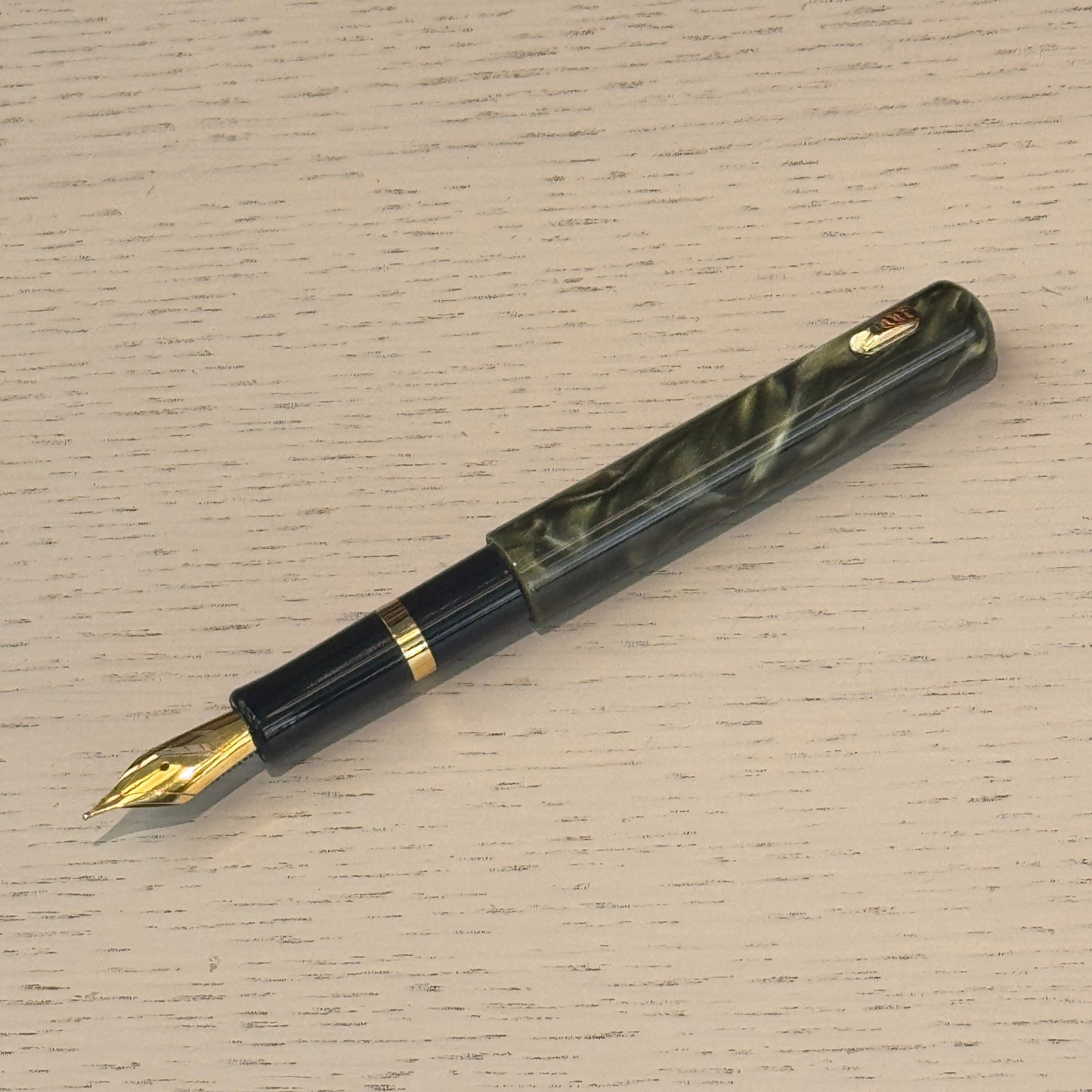 Fine Writing Pencket Fountain Pen: Jade