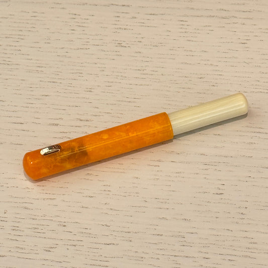 Fine Writing Pencket Fountain Pen: Amber