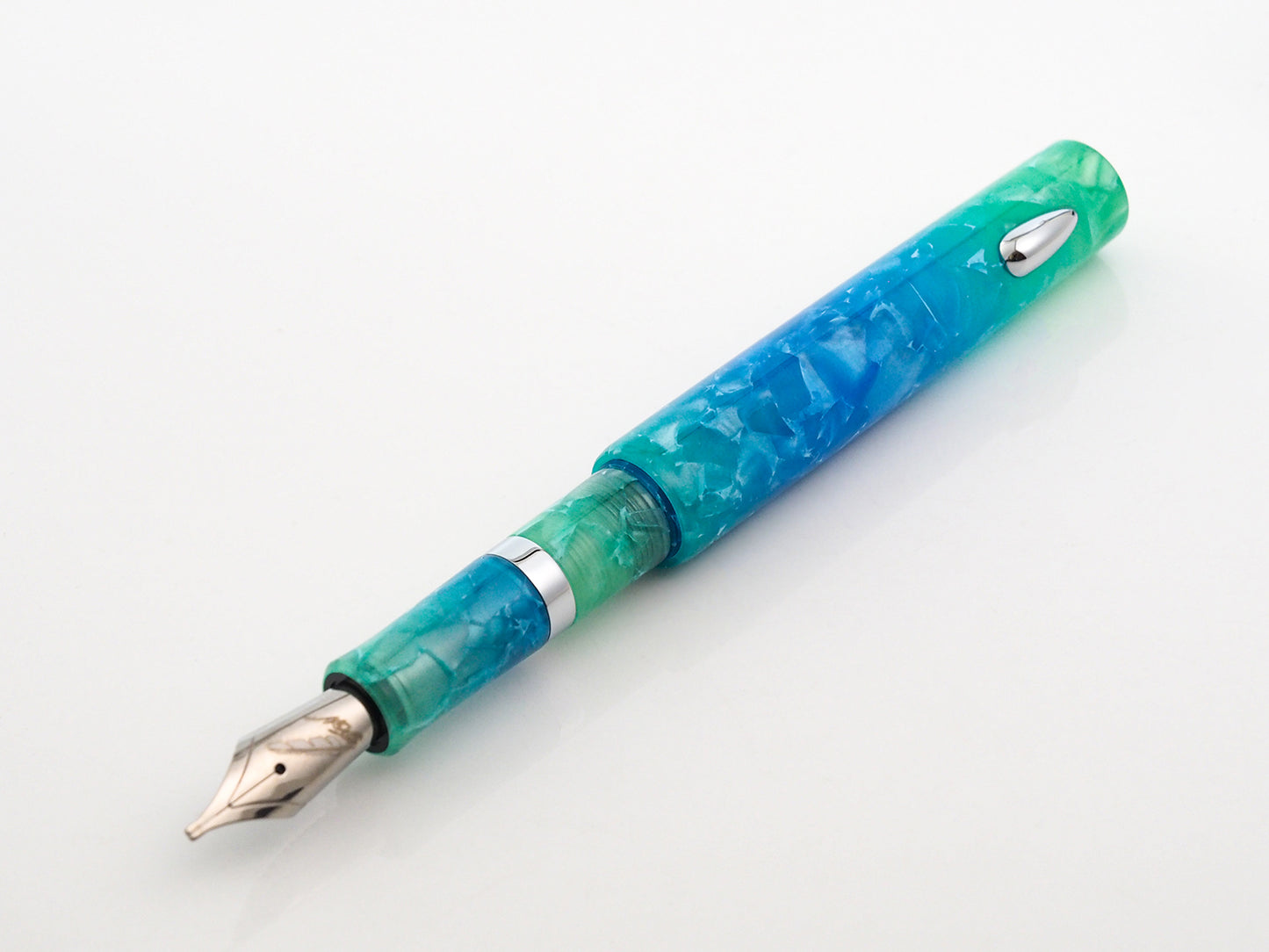 Fine Writing Pencket Fountain Pen: Icicle