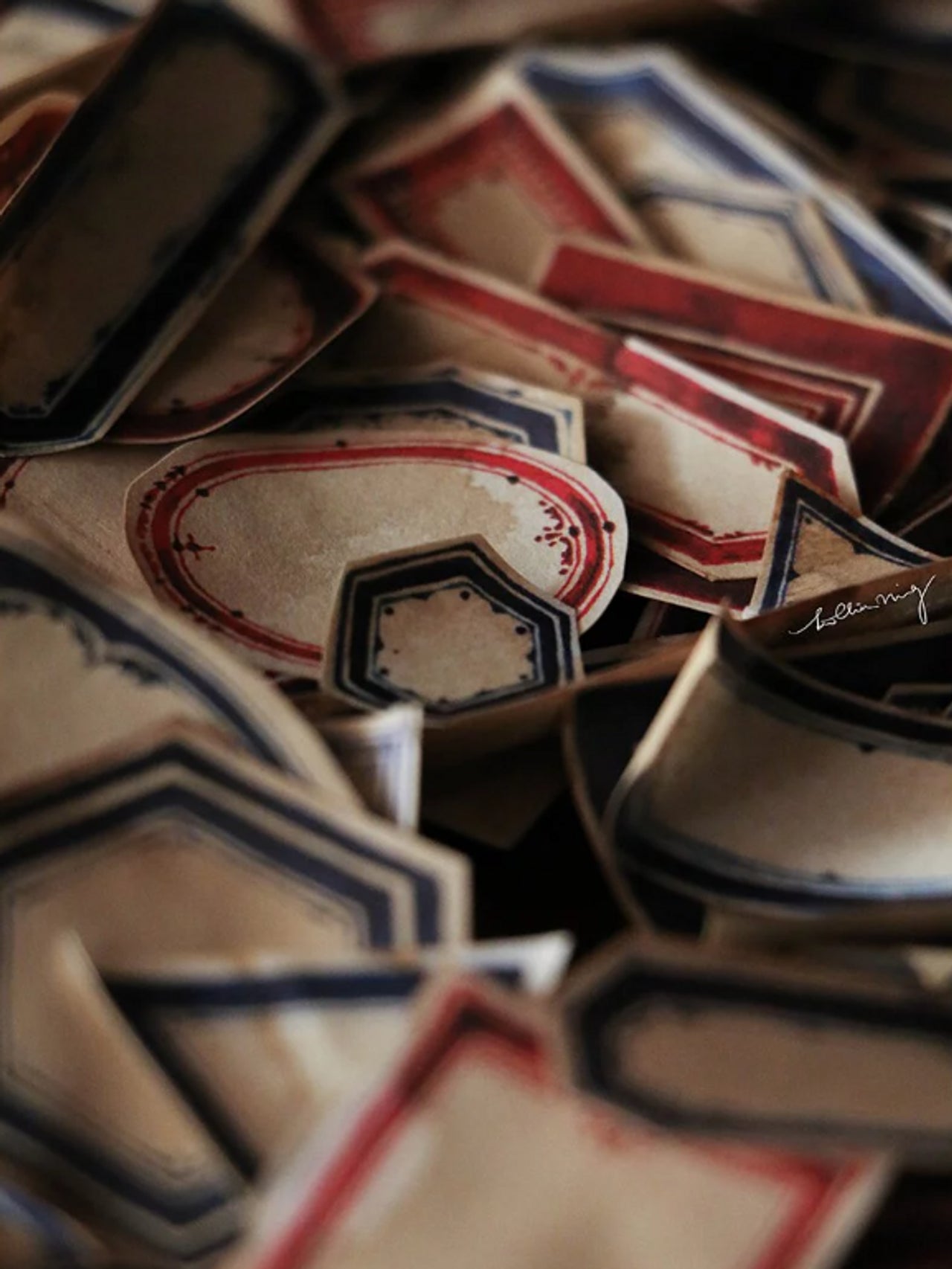 LCN Vintage Red & Blue Label Sticker Box