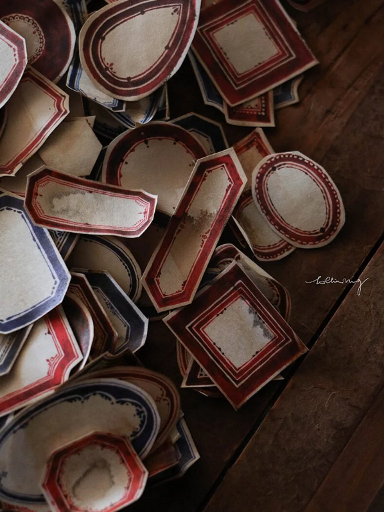 LCN Vintage Red & Blue Label Sticker Box