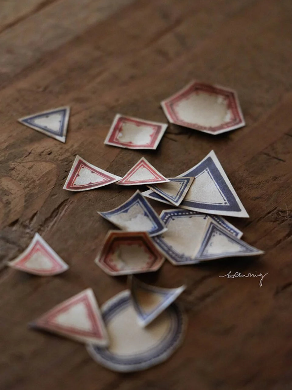 LCN Vintage Red & Blue Label Sticker Box