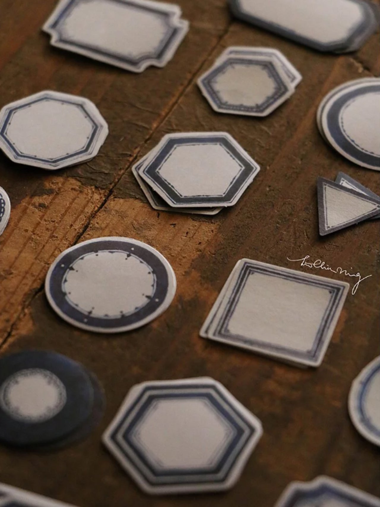 LCN Vintage Red & Blue Label Sticker Box