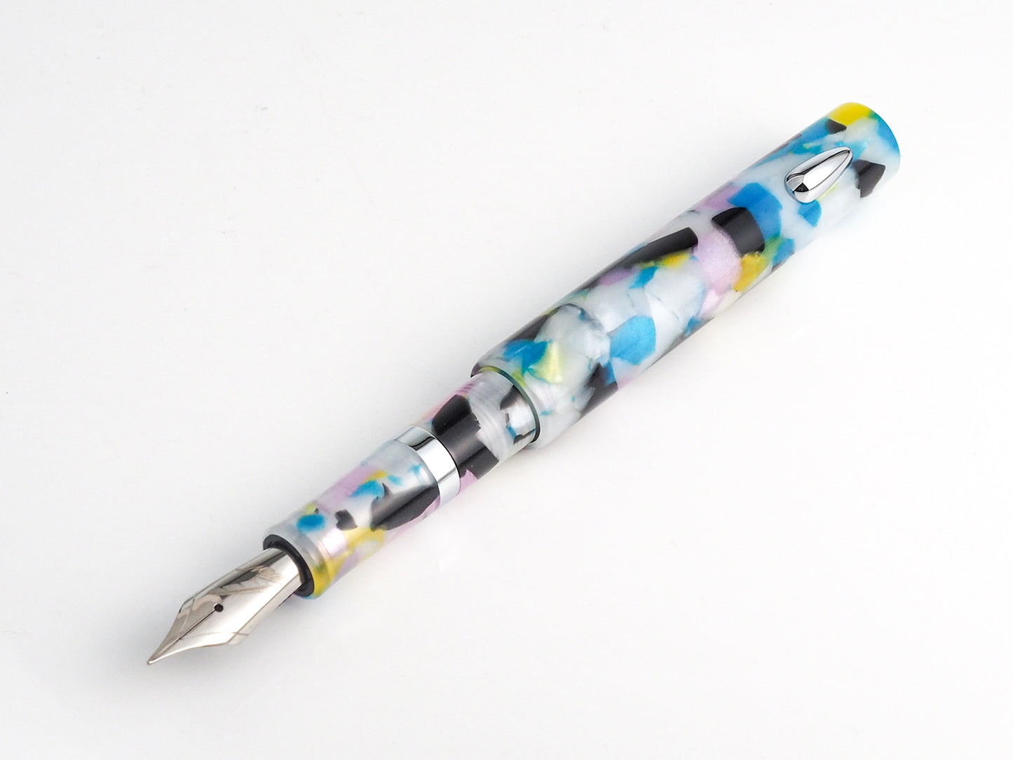 Fine Writing Pencket Fountain Pen: Nougat
