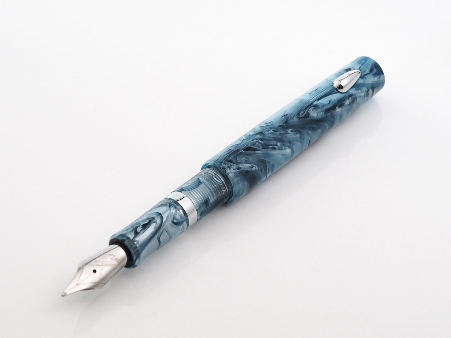 Fine Writing Pencket Fountain Pen: Swamp Fog